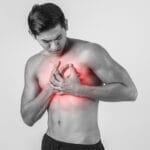 muskarac-bol-u-grudima-srce