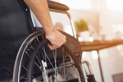 osoba-sa-invaliditetom-kolica