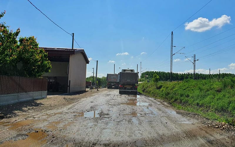 zablace-kamioni-unisteni-putevi