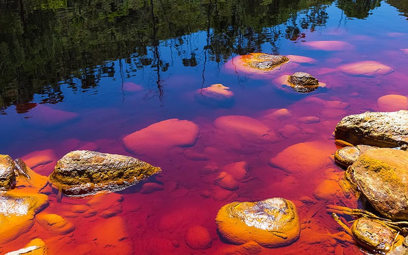 zagadjena-reka-rio-tinto