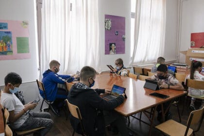 projekat-premoscavanje-digitalnog-jaza-u-srbiji-za-najugrozeniju-decu-obrenovac