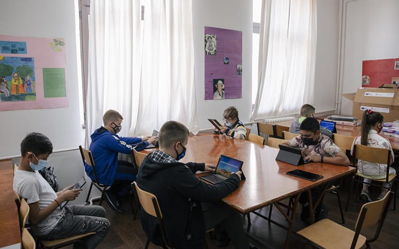 projekat-premoscavanje-digitalnog-jaza-u-srbiji-za-najugrozeniju-decu-obrenovac