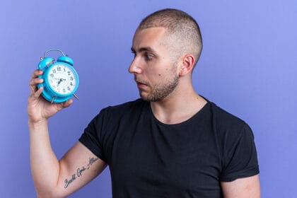 sat-vreme-casovnik-muskarac