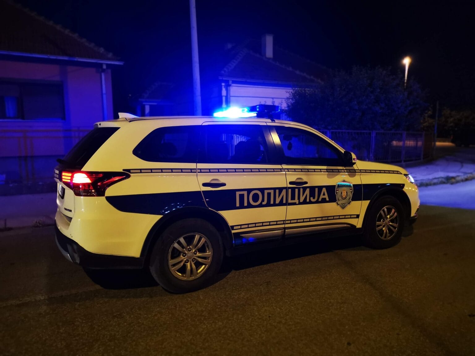 policijsko-vozilo-rotacija-foto-nia