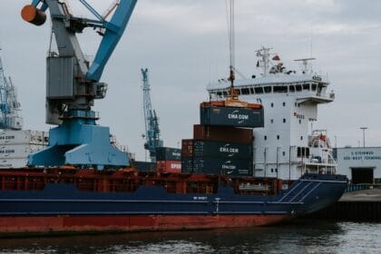 pristaniste-kontejneri