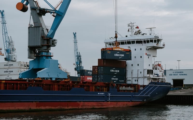 pristaniste-kontejneri