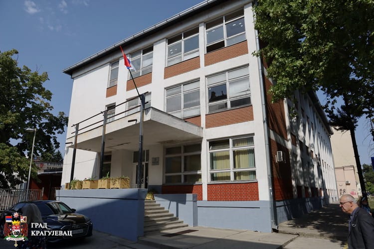 ekonomska-skola-kragujevac-donacija-eurobanka (1)
