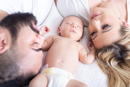 porodica-mama-tata-beba