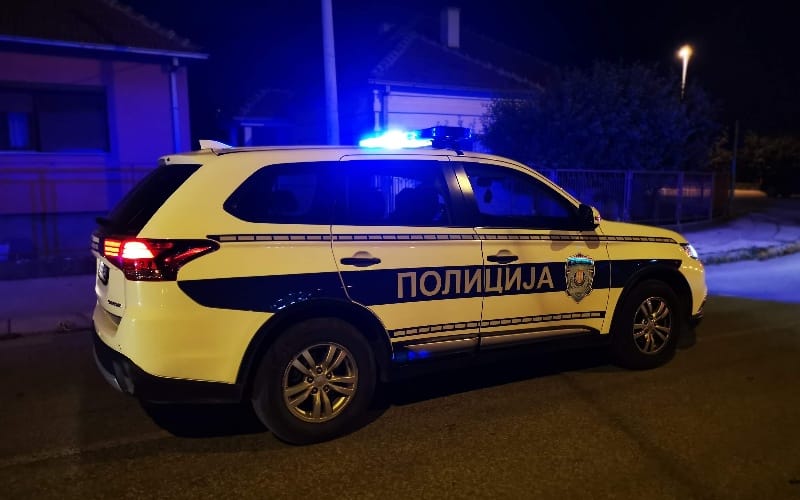 policija-automobil-rotacija