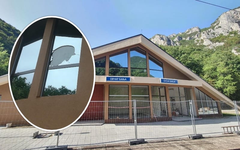 • N2 portal razbijeni-prozori-zeleznicka-stanica-ovcar-banja