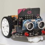 micro-maqueen-roboti-u-biblioteci-cacak-2