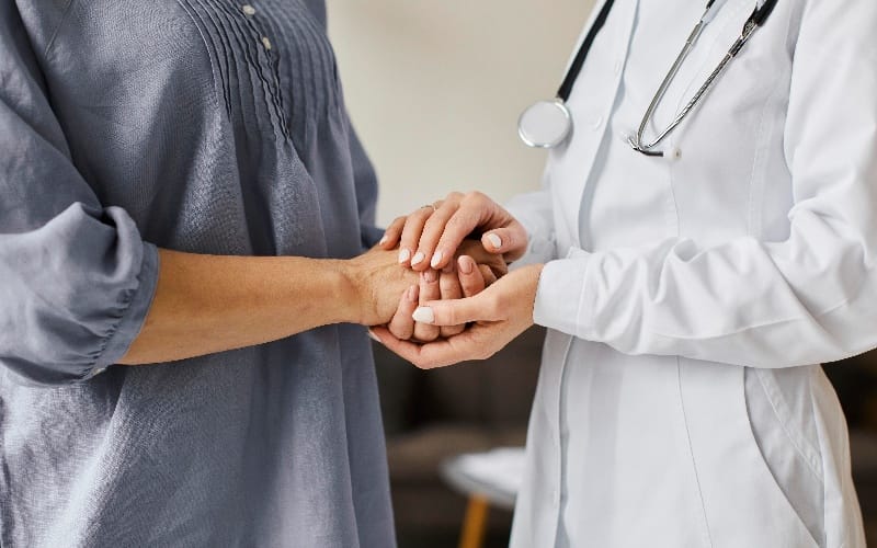 doktor-pacijent-razgovor-podrska