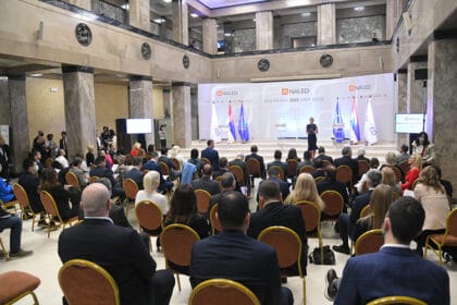 naled-siva-knjiga-14