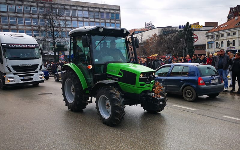 • N2 portal traktor-voznja-cacak-foto-nenad-nesovic-n2