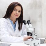 zena-mikroskop-laptop