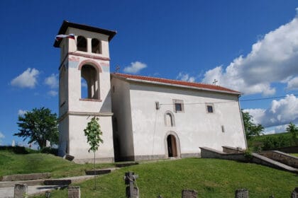 crkva-svetih-arhangela-u-velikom-ropotovu