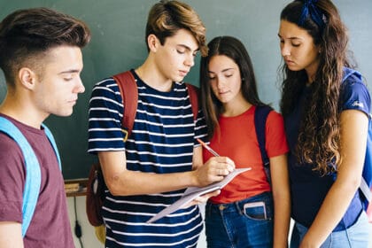 ucenici-djaci-skola-pisanje