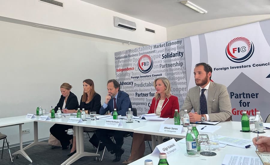 ambasador-ziofre-sa-predstavnicima-saveta-stranih-investitora