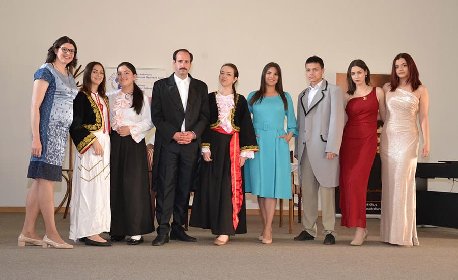 poetsko-muzicko-vece-posveceno-pesniku-branku-radicevicu-ucesnici