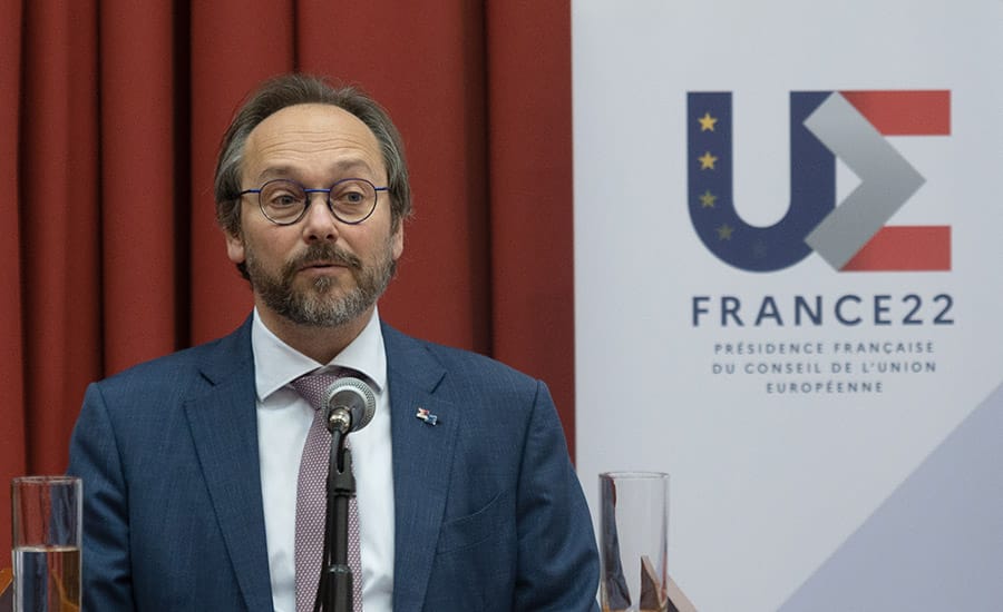 ambasador-eu-u-srbiji-emanuel-ziofre