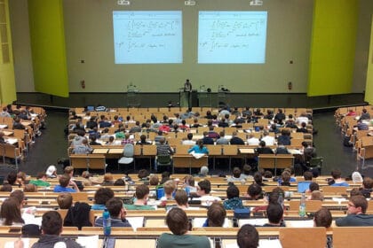 fakultet-amfiteatar-studenti