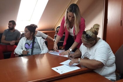 potpisivanje-ugovora-donacija-stambenih-objekata