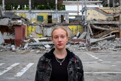 rat-u-ukrajini-devojcica