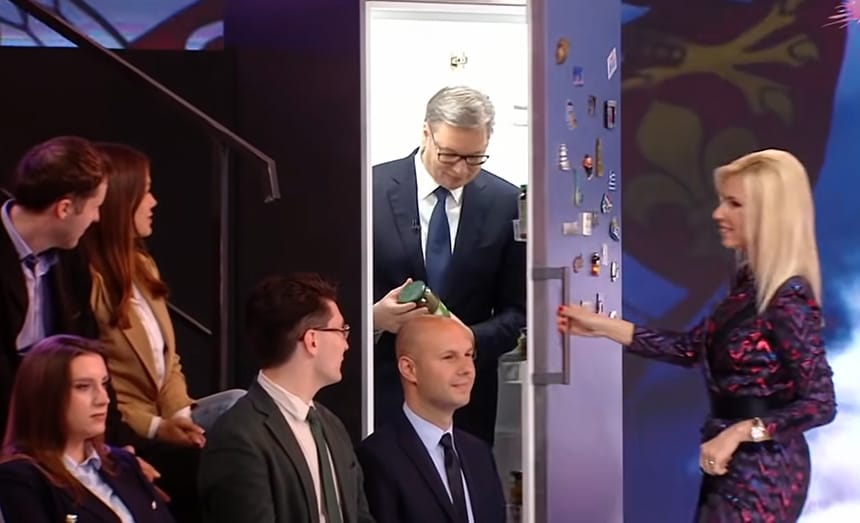 vucic-izlazi-iz-frizidera