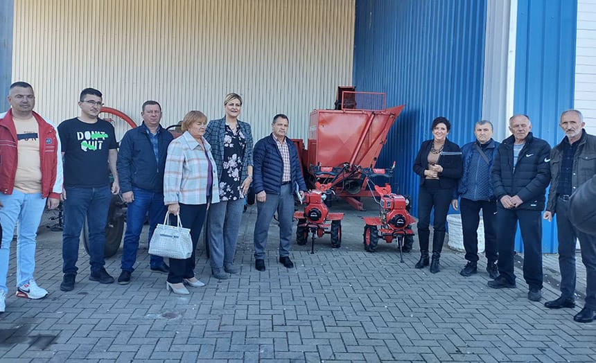 staro-gracko-pomoc-poljoprivredna-mehanizacija-2