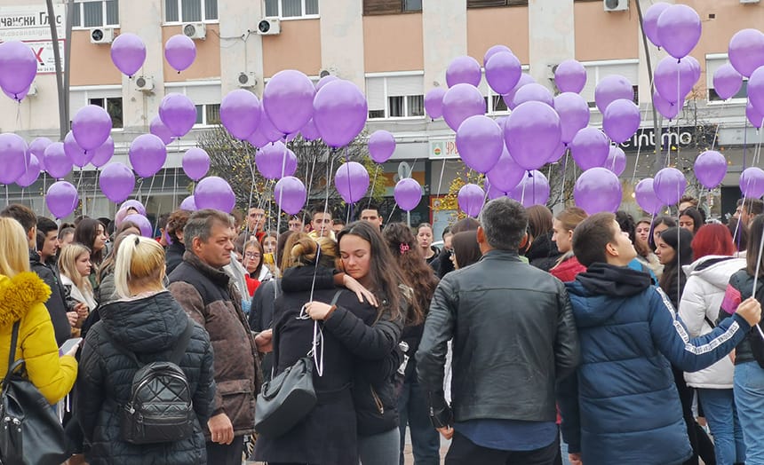baloni-sara-markovic-trg-cacak-1-foto-nenad-nesovic-n2