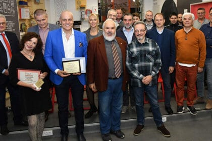 dodela-plaketa-obrazovni-rad-na-internetu