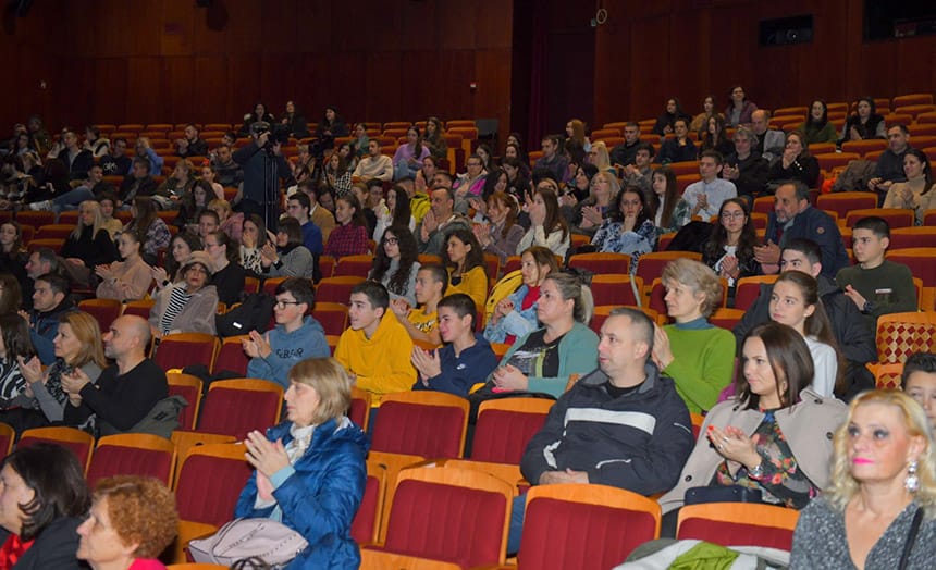 dodela-stipendija-i-nagrada-najbolji-ucenici-studenti-1