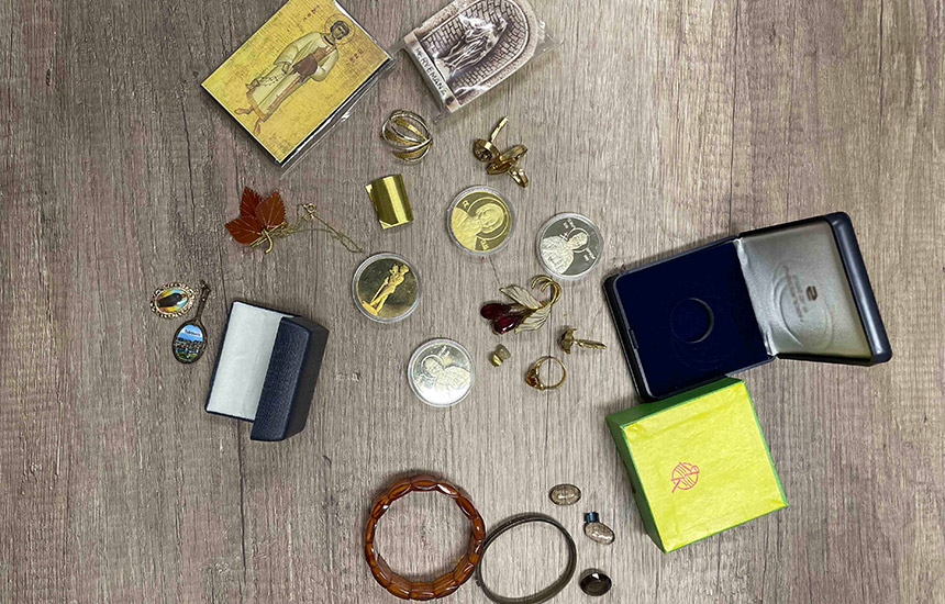 • N2 portal uhapsene-osumnjicene-za-obijanje-i-pljacku-stanova-2