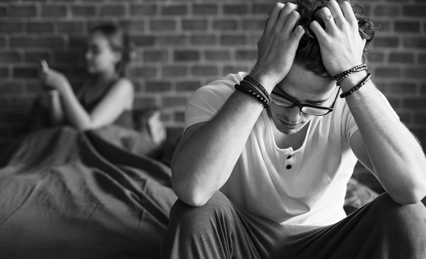 par-krevet-muskarac-zabrinutost