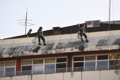 vatrogasci-paketici-bolnica-cacak-1