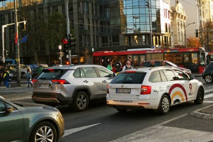 automobili-na-semaforu-foto-nenad-nesovic-n2