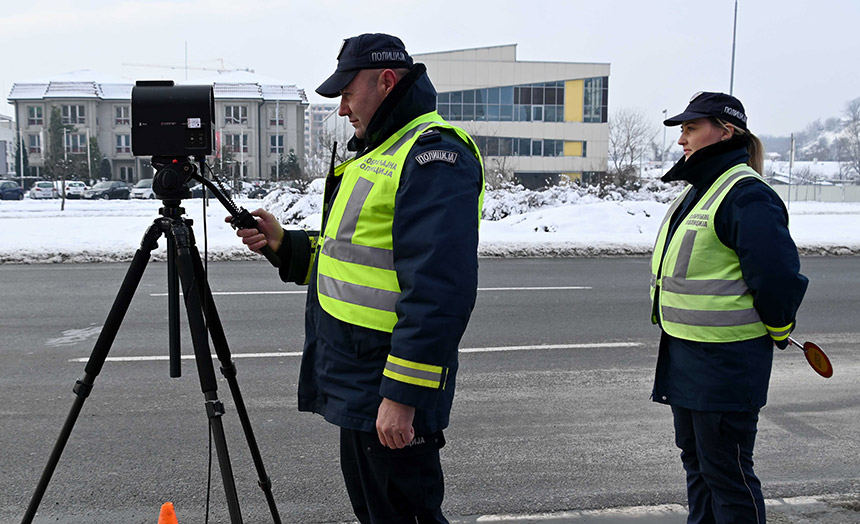 saobracajna-policija-radar-snimanje