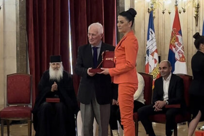 tatjana-obradovic-zlatna-plaketa-novosti