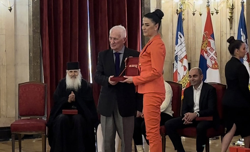 tatjana-obradovic-zlatna-plaketa-novosti