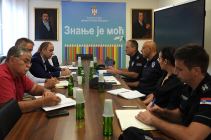 pocetak-skolske-godine-sastanak-sa-mup