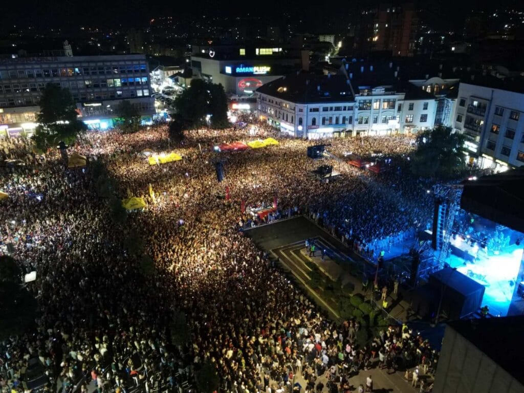 • N2 portal koncert-zdravko-colic-cacak-dron