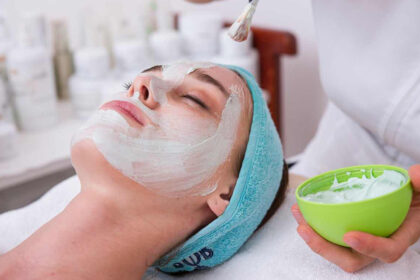 zena-lice-koza-maska