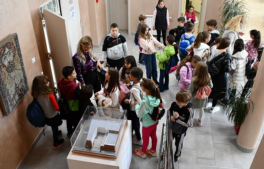 deca-u-biblioteci-cacak-2