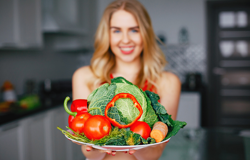 zdrava-hrana-na-tanjiru-povrce