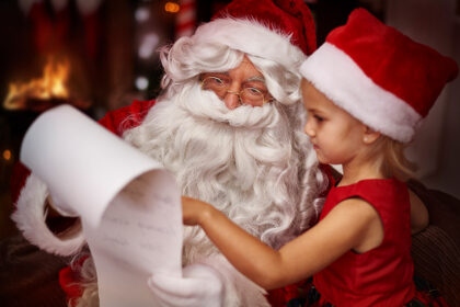 deda-mraz-i-devojcica