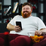 gojaznost-muskarac-grickalice