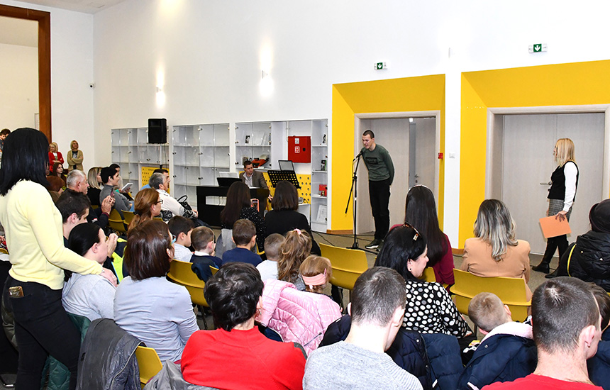 humanitarna-prodajna-izlozba-mojih-ruku-delo-1