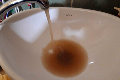 prljava-voda-sa-cesme-u-jezevici-2