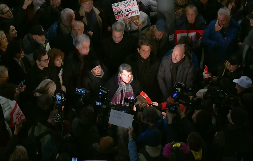 protest-ispred-rika-proglas