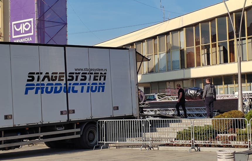 stage-system-postavlja-binu-foto-nenad-nesovic-n2